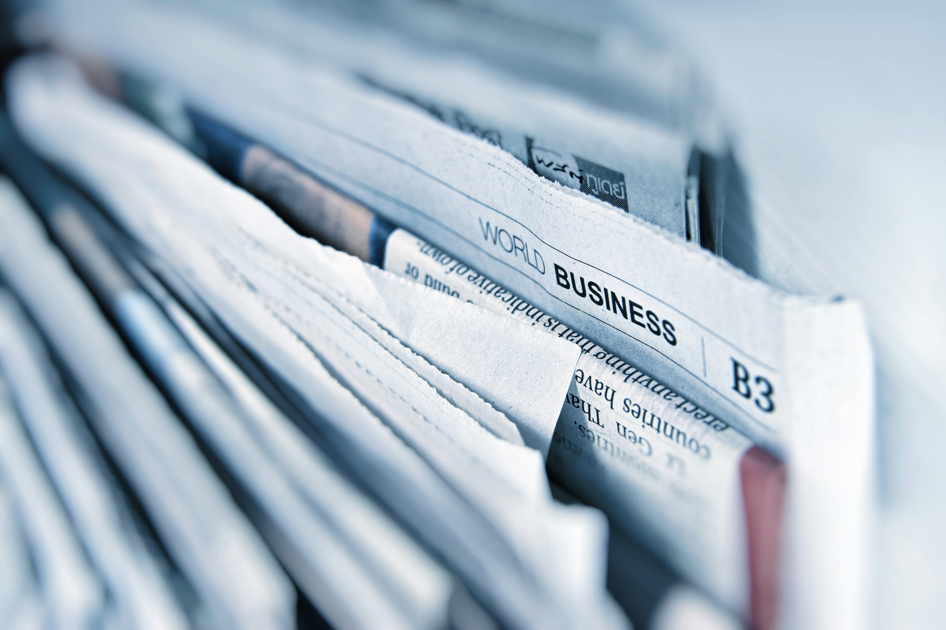 Robinhood’s new media outlet, Ukrainian journalist wounded in a Russian strike – weekly news digest