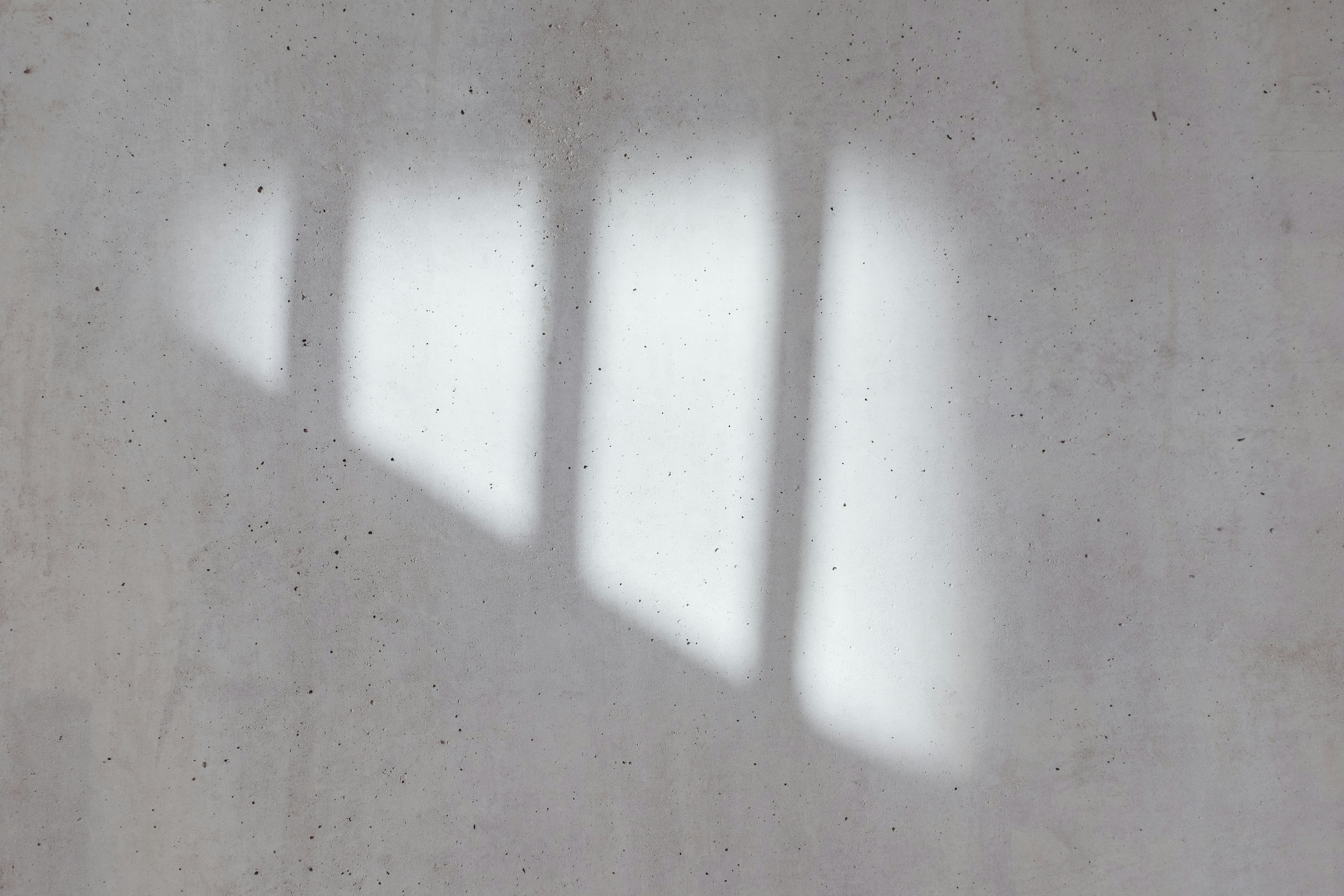 Should the media eliminate “ghost articles”? The question still divides